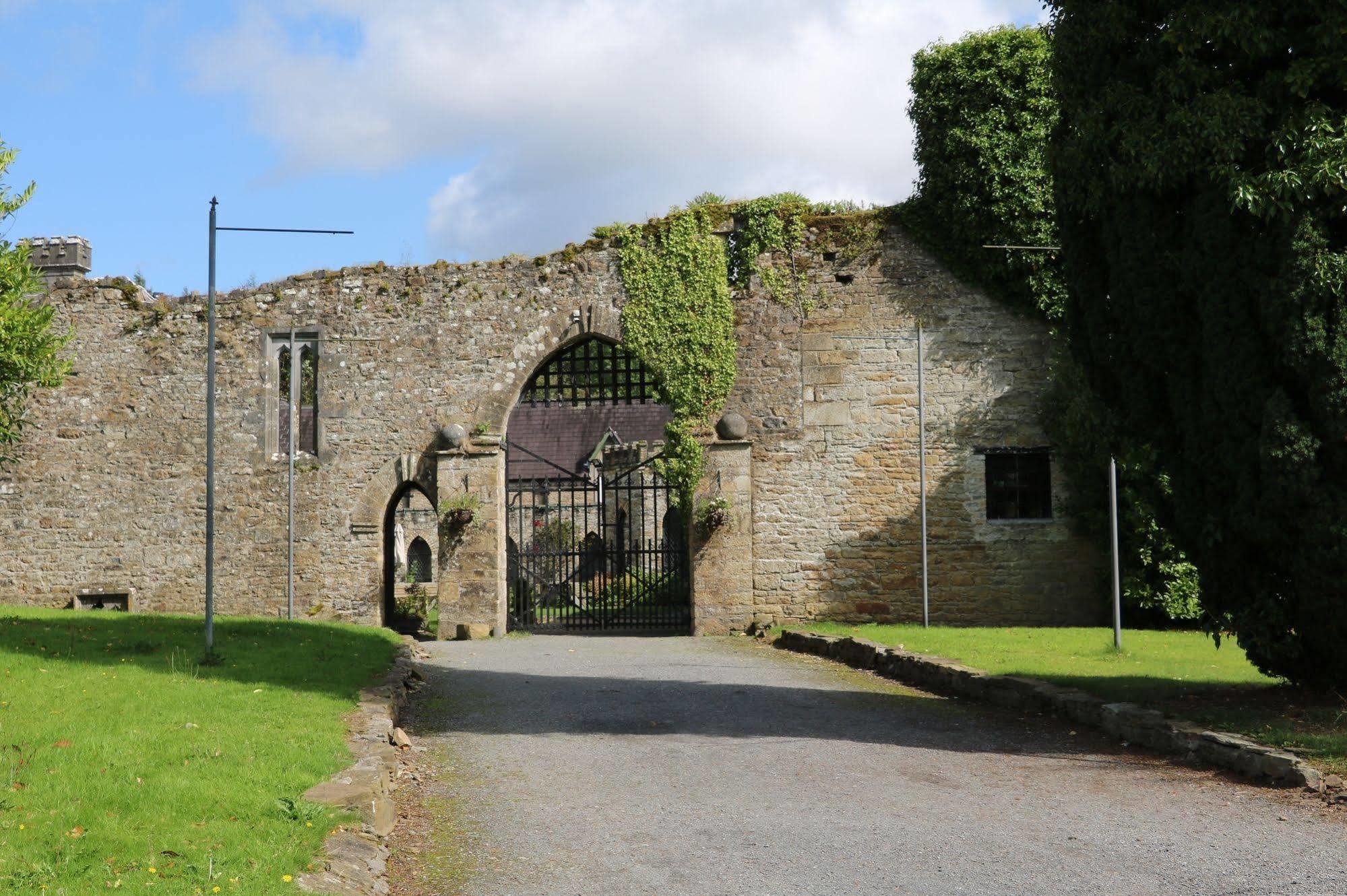 Castle Hotel